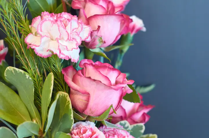 Fresh flower arrangement roses — Weddings & Events, Lahore