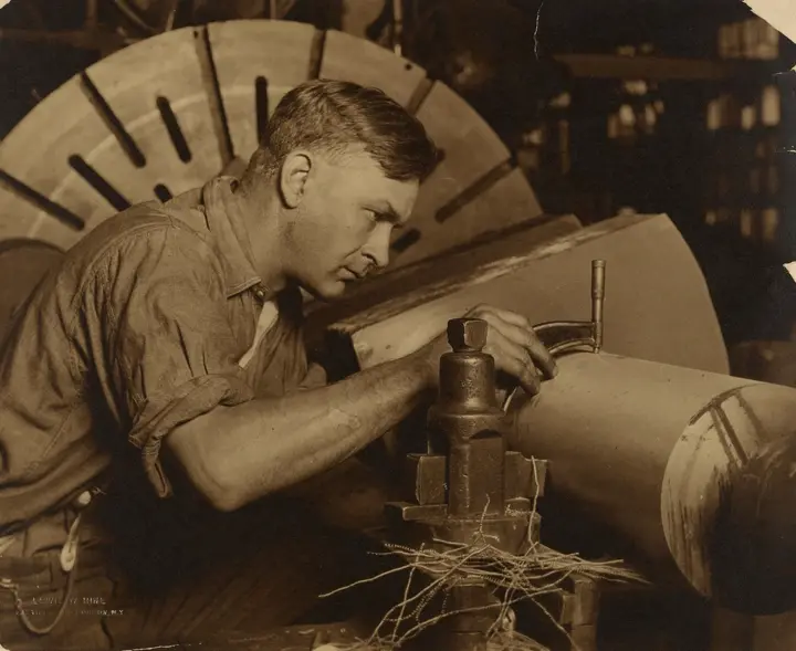 Industrial sewing machine — Textile & Manufacturing, Lahore