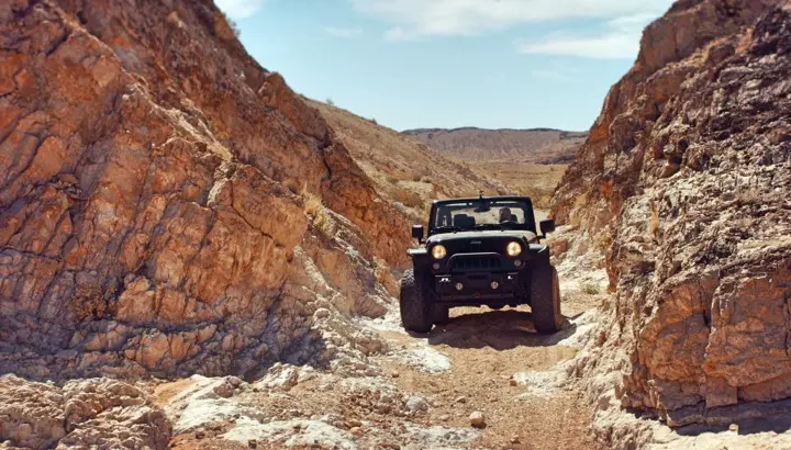 Mountain jeep road — Travel & Tours, Lahore