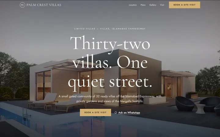 Home page of Palm Crest Villas, a sample luxe layout website